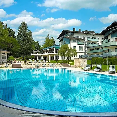 Tanneck Hotel 4*